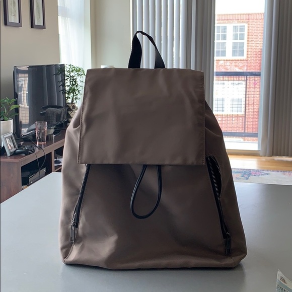 Backpack - Picture 3 of 4